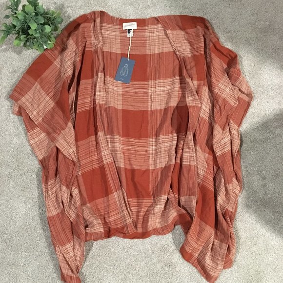 Universal Thread Accessories - 🆕NWT Universal Thread- Woven Check/Striped Ruana